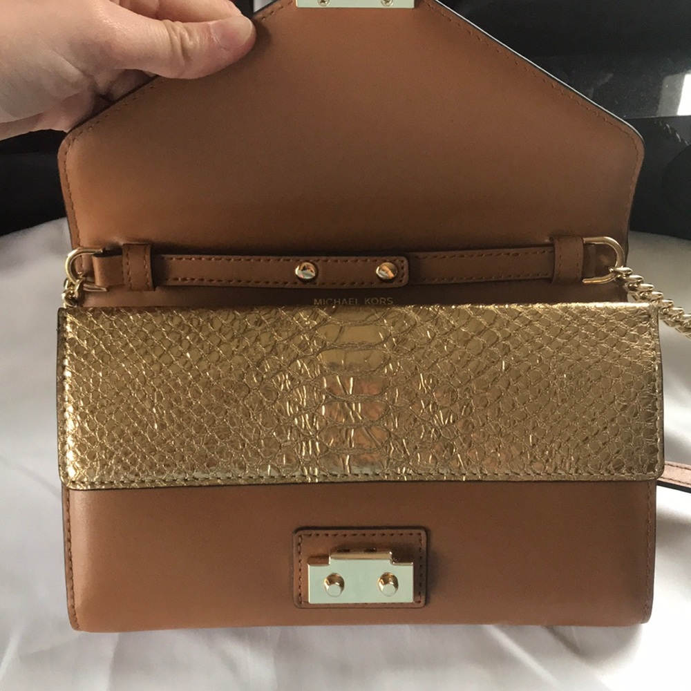 Michael Kors Crossbody - Picture 3 of 6